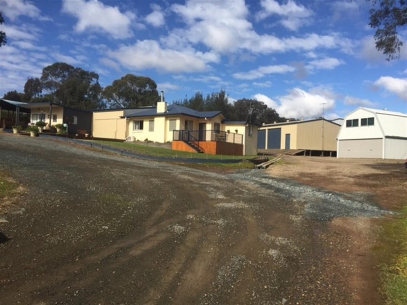 72 Fairway Drive, Tumut NSW 2720