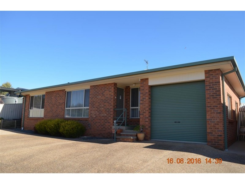 2/30A Howick Street, Tumut NSW 2720