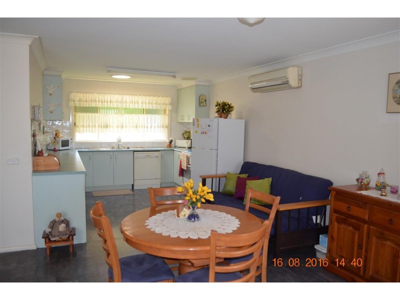 2/30A Howick Street, Tumut NSW 2720