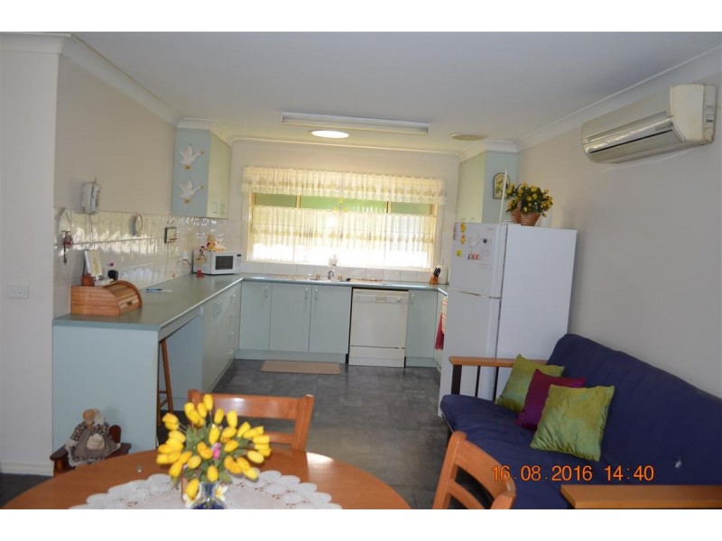 2/30A Howick Street, Tumut NSW 2720