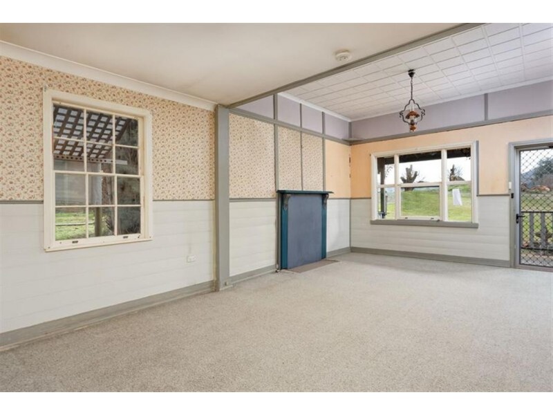 17 Gilmore Street, Adelong NSW 2729