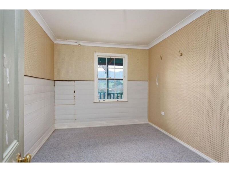 17 Gilmore Street, Adelong NSW 2729