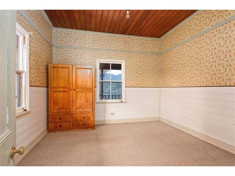 17 Gilmore Street, Adelong NSW 2729