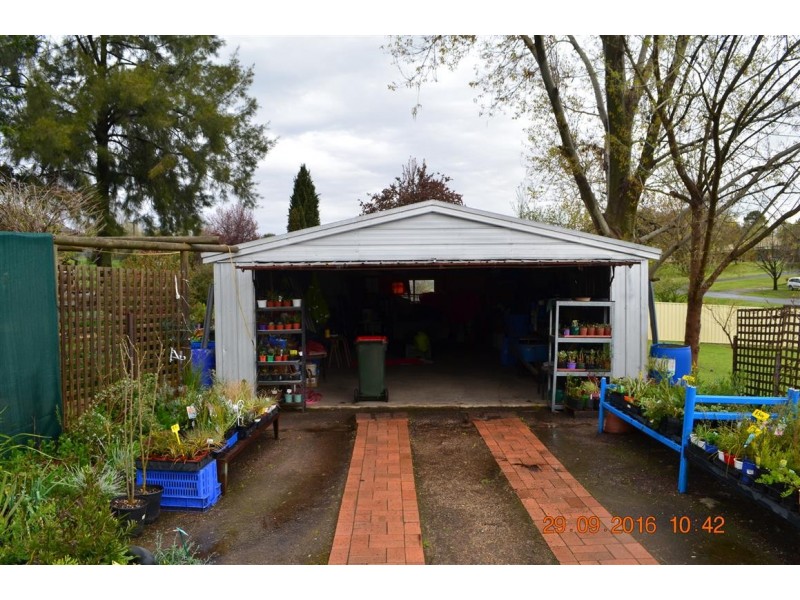 19 Lockhart Street, Adelong NSW 2729