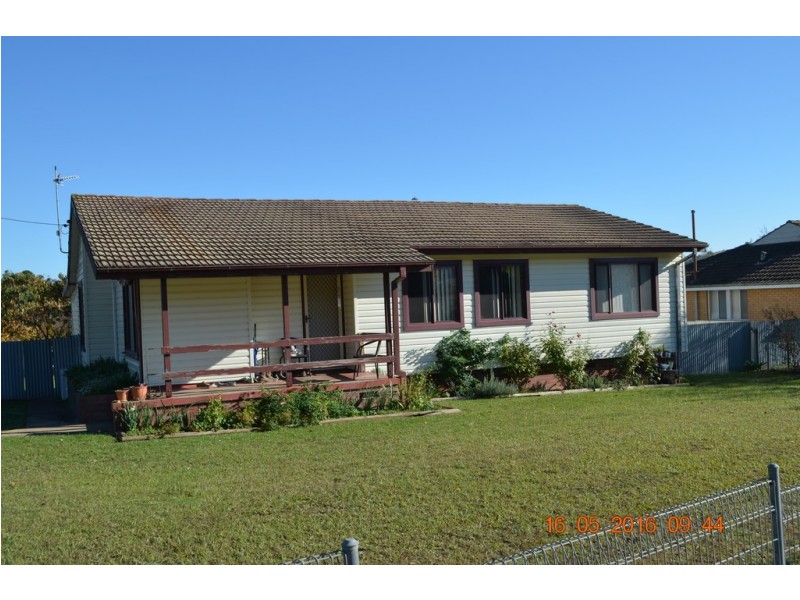 2 Gundagai Street, Adelong NSW 2729