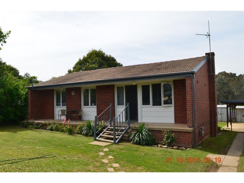 23 Hudson Street, Tumut NSW 2720