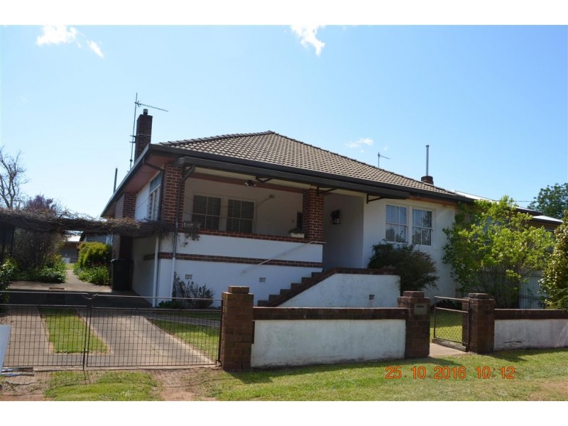 21 Kurrajong Avenue, Batlow NSW 2730