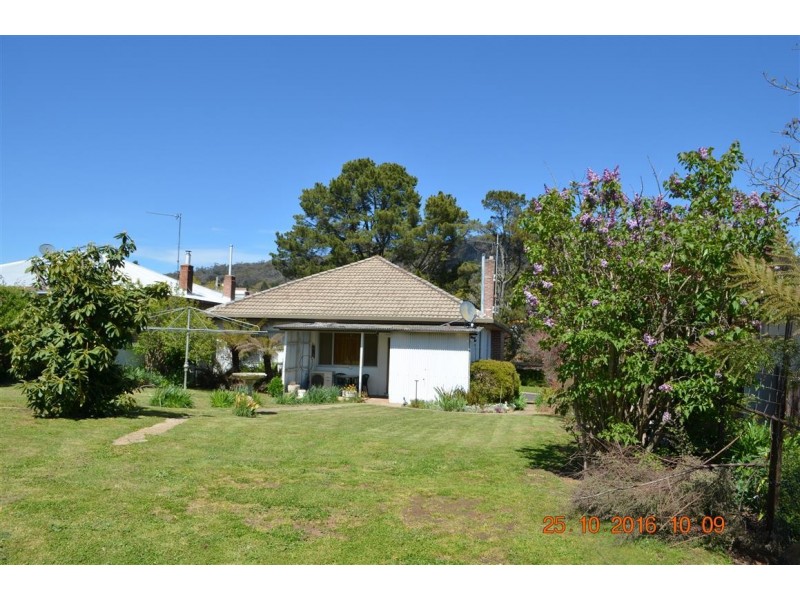 21 Kurrajong Avenue, Batlow NSW 2730