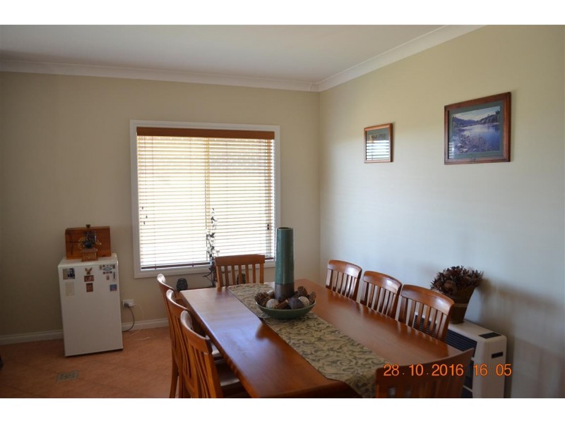 5 Coolamine CCT, Tumut NSW 2720