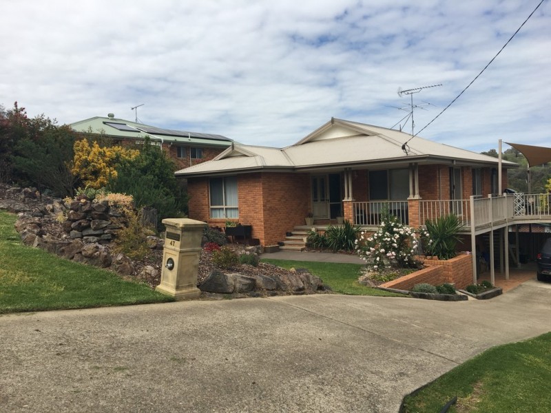 47 Booral Avenue, Tumut NSW 2720