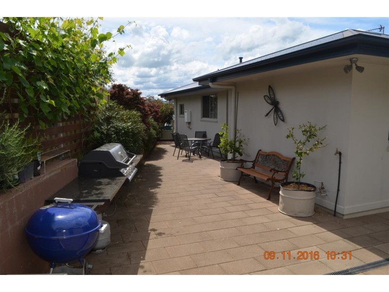 15 Harris Street, Tumut NSW 2720