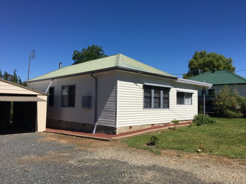49 Cromwell Street, Adelong NSW 2729