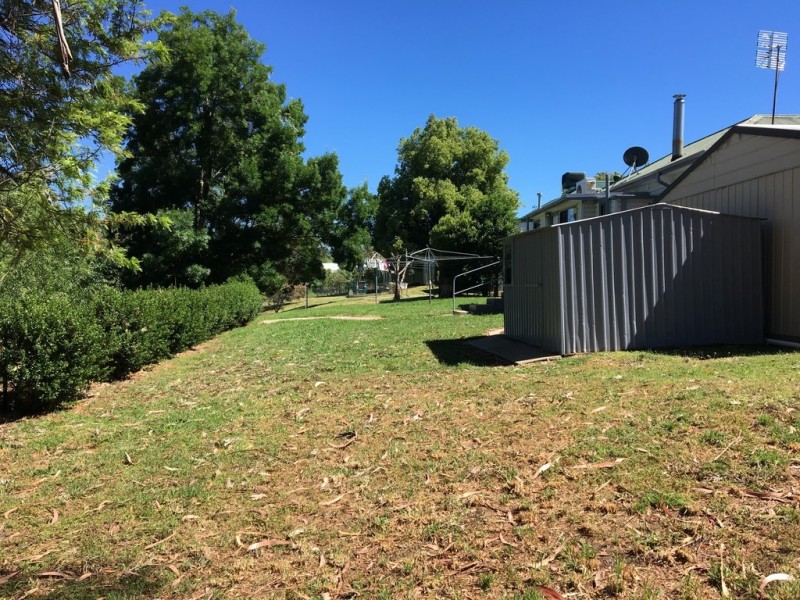 49 Cromwell Street, Adelong NSW 2729