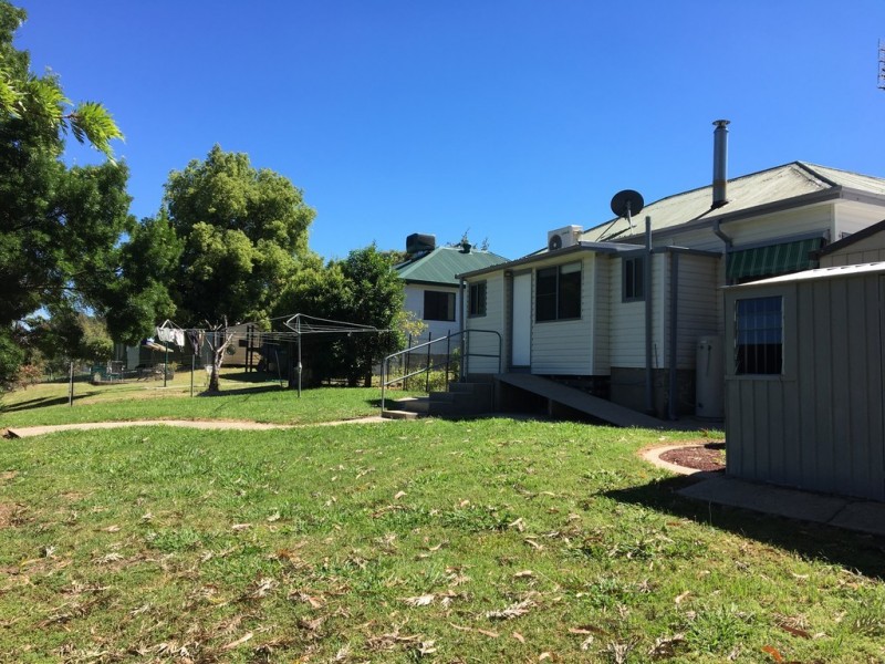 49 Cromwell Street, Adelong NSW 2729