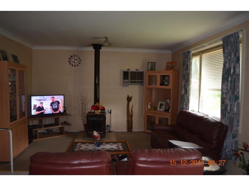 10 Pine Street, Tumut NSW 2720