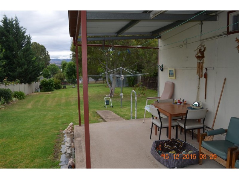 10 Pine Street, Tumut NSW 2720
