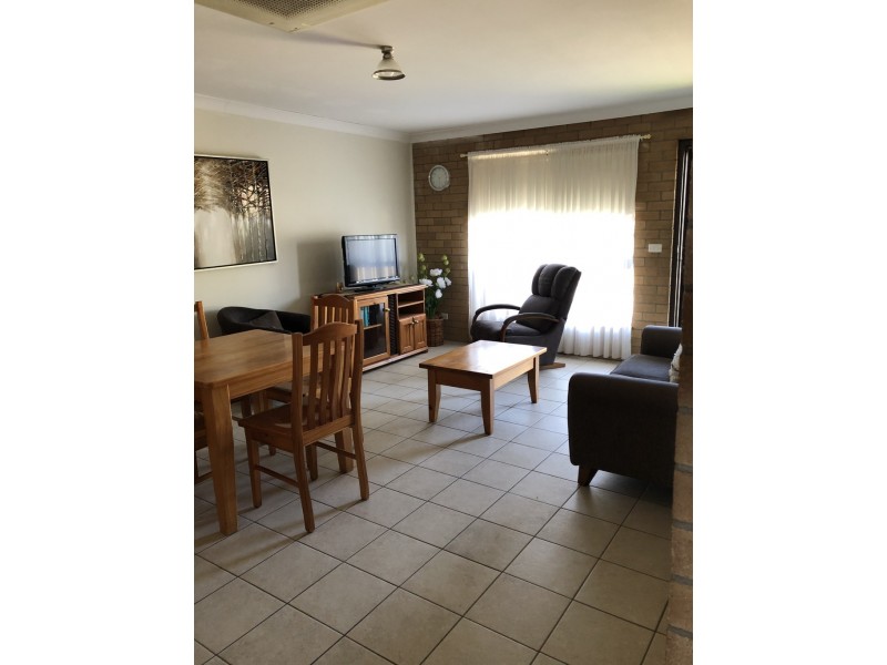 2/41 Herbert Street, Tumut NSW 2720