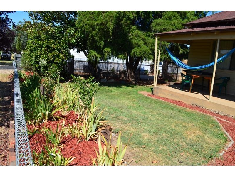 24 Sydney Street, Tumut NSW 2720