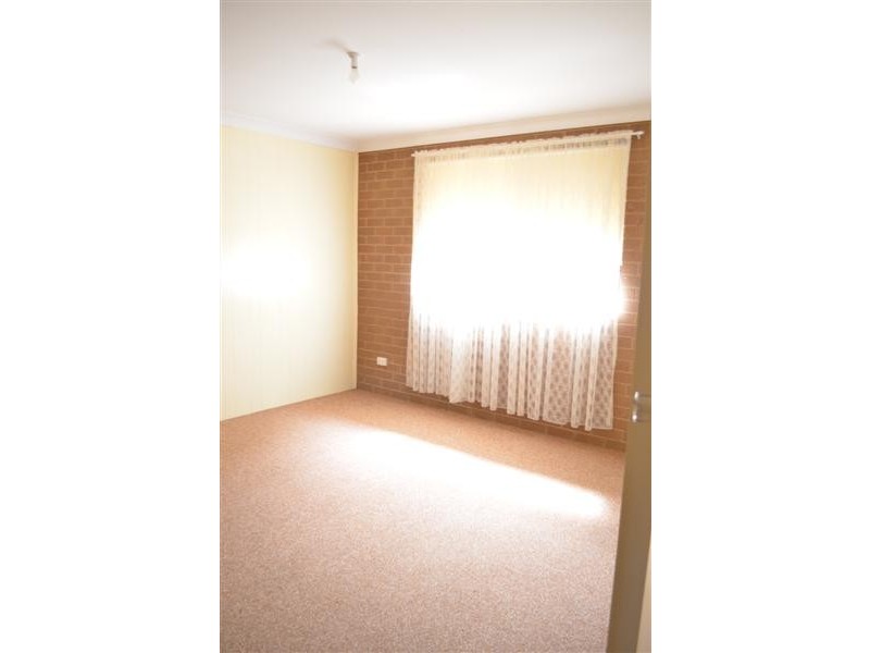 Unit 2/32 Bundarra Crescent, Tumut NSW 2720