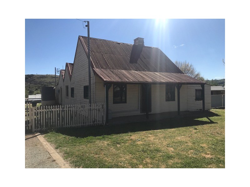 92 Lockhart Street, Adelong NSW 2729