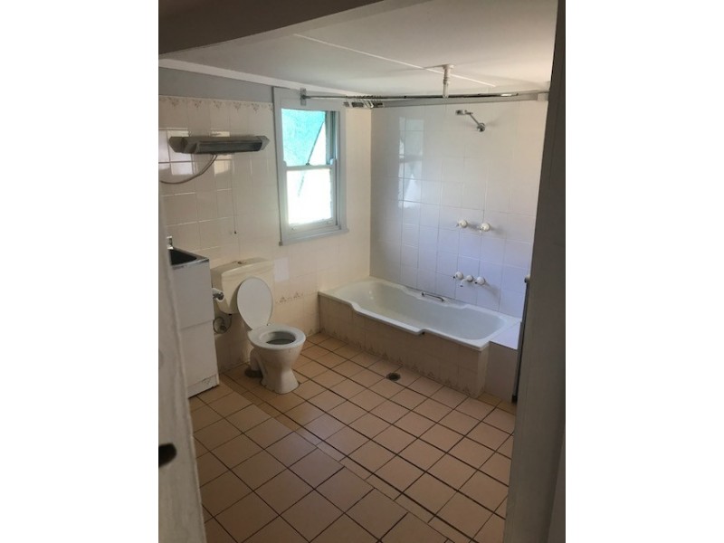 92 Lockhart Street, Adelong NSW 2729