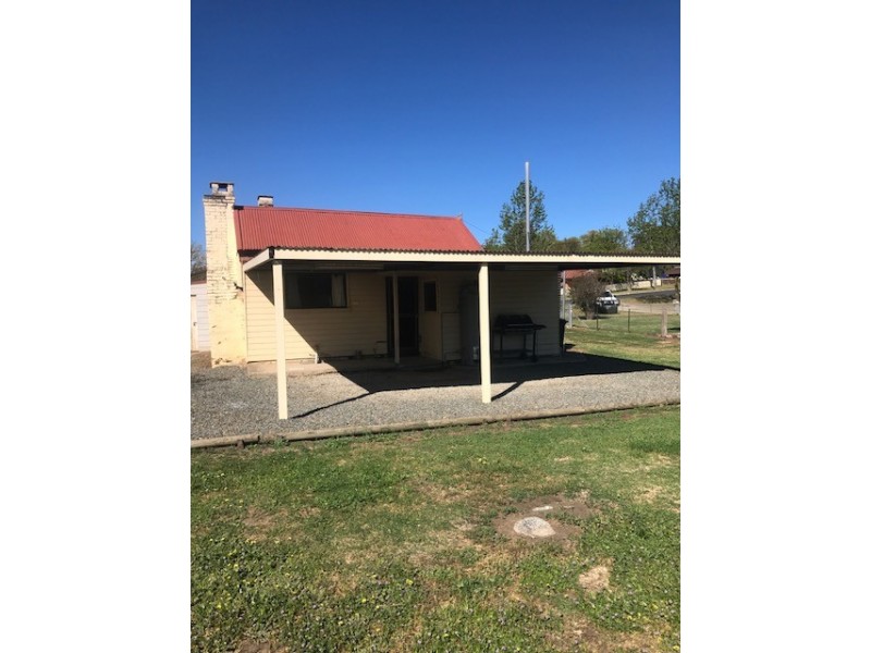 92 Lockhart Street, Adelong NSW 2729
