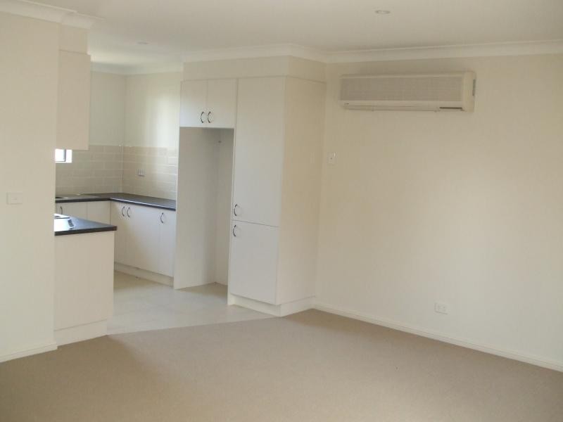 2/176 Capper Street, Tumut NSW 2720