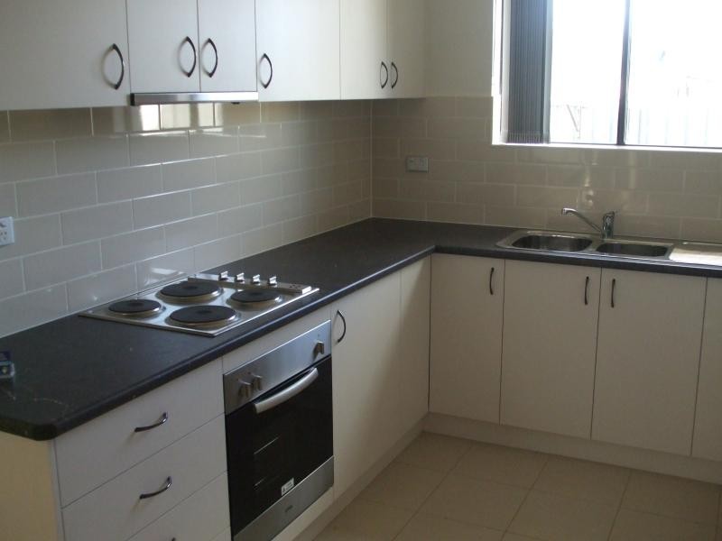 2/176 Capper Street, Tumut NSW 2720