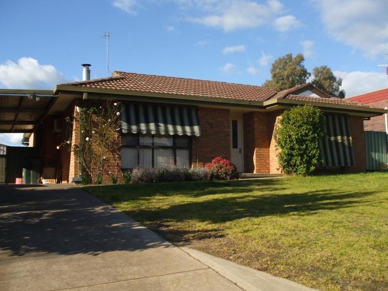8 Cedar Crescent, Tumut NSW 2720