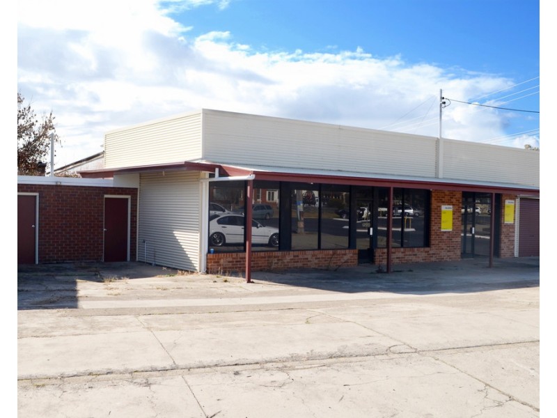 68 Capper Street, Tumut NSW 2720