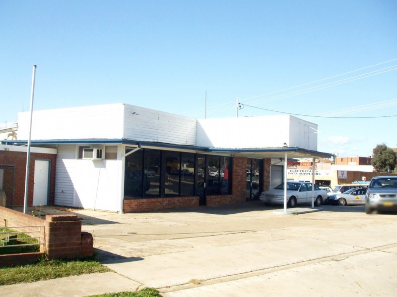 68 Capper Street, Tumut NSW 2720