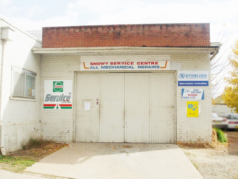 68 Capper Street, Tumut NSW 2720