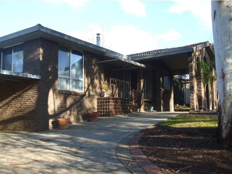 14 Kirra Street, Tumut NSW 2720