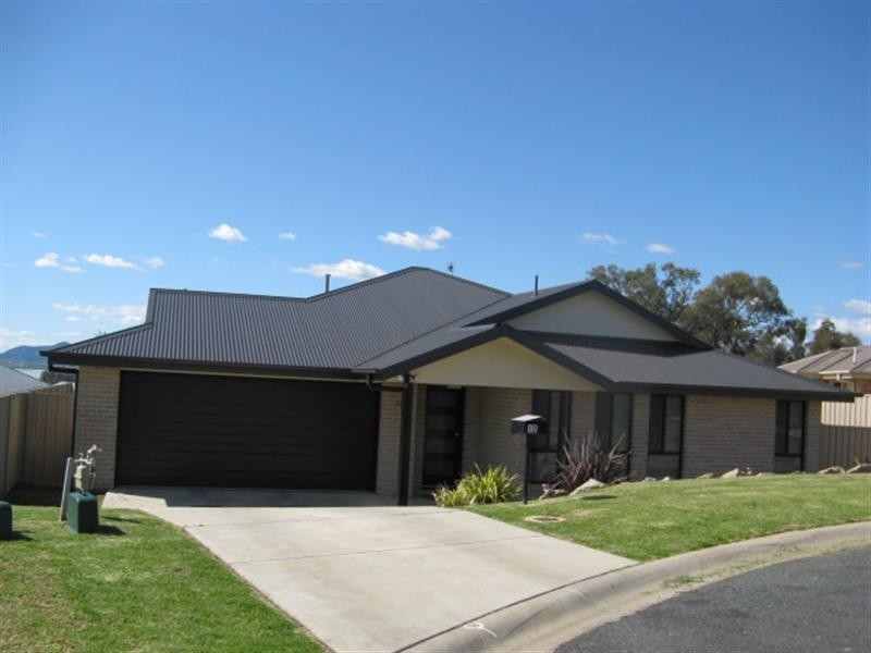 12 Murphy Place, Tumut NSW 2720