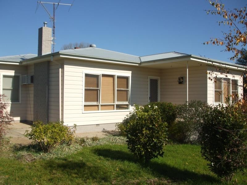 7 Gundagai Street, Adelong NSW 2729