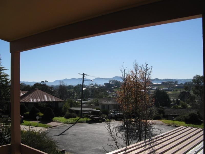 9 Snubba Crescent, Tumut NSW 2720