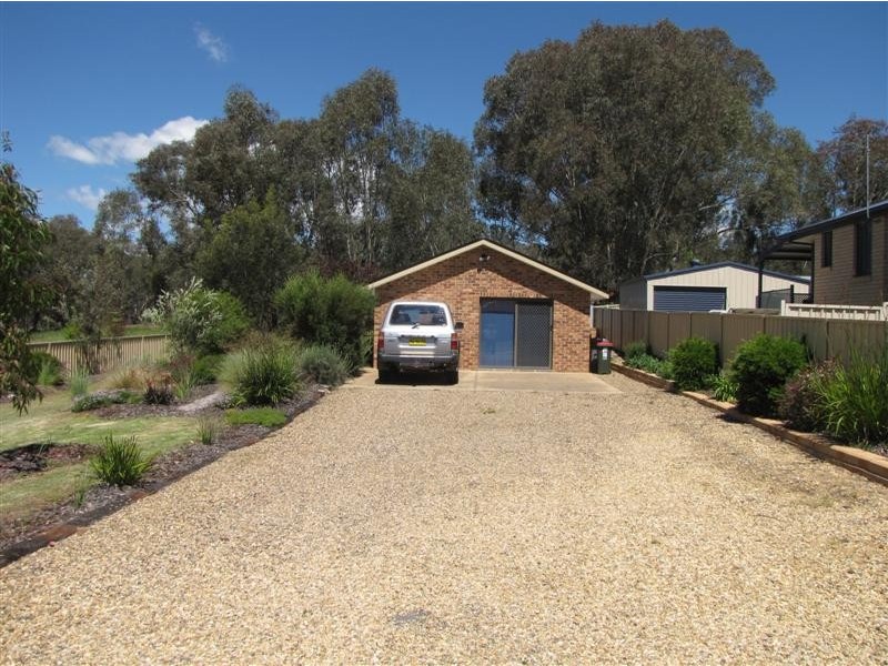 37 Harris Street, Tumut NSW 2720