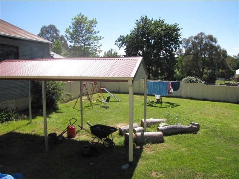 60 Fitzroy Street, Tumut NSW 2720