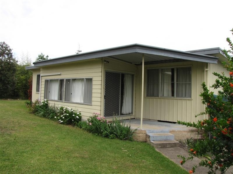 21 Kinred Street, Tumut NSW 2720