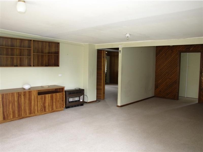 21 Kinred Street, Tumut NSW 2720