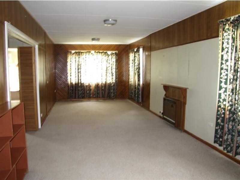 21 Kinred Street, Tumut NSW 2720