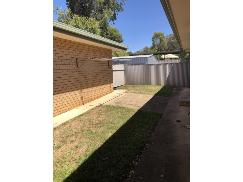 3/32 Bundara Cres, Tumut NSW 2720