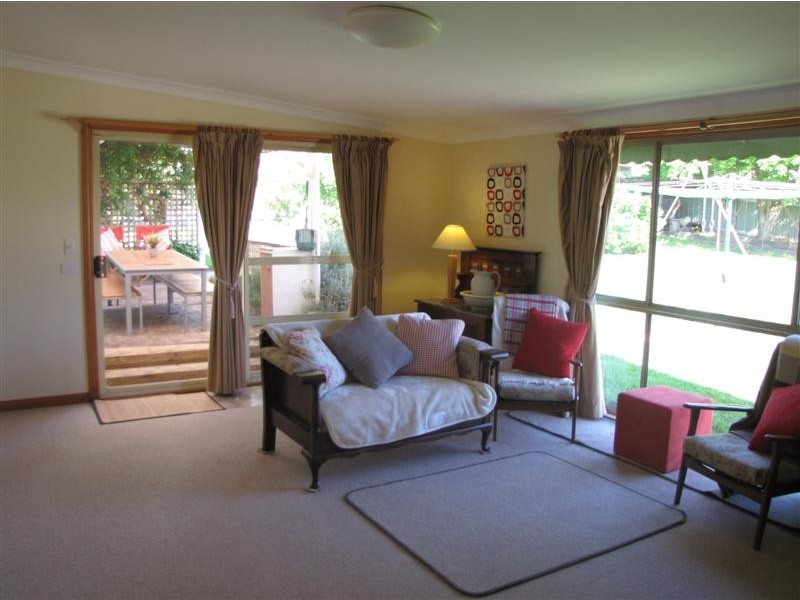 53 Carey Street, Tumut NSW 2720