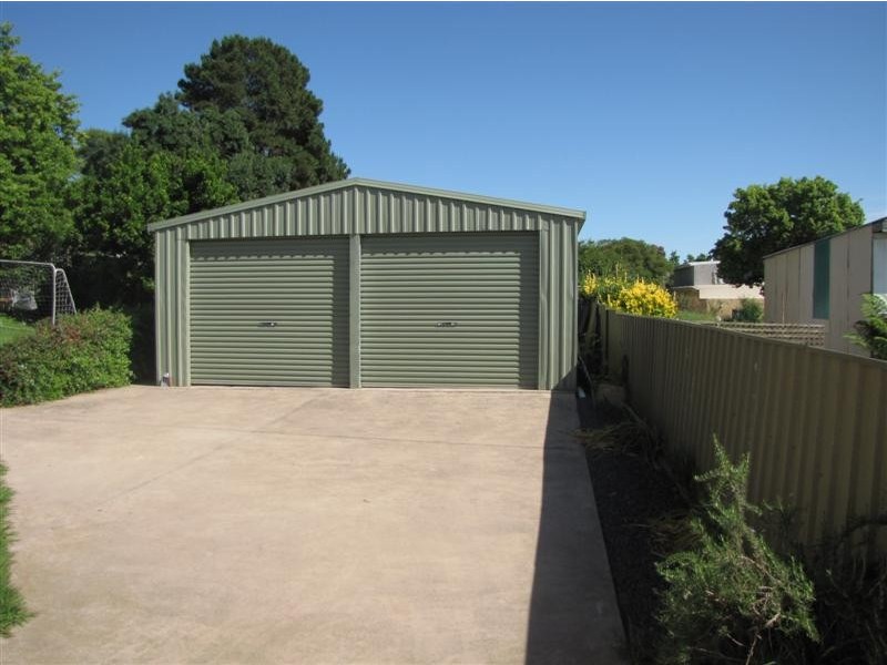 53 Carey Street, Tumut NSW 2720