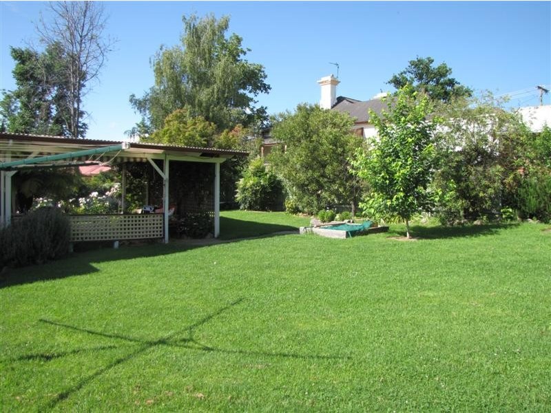 53 Carey Street, Tumut NSW 2720