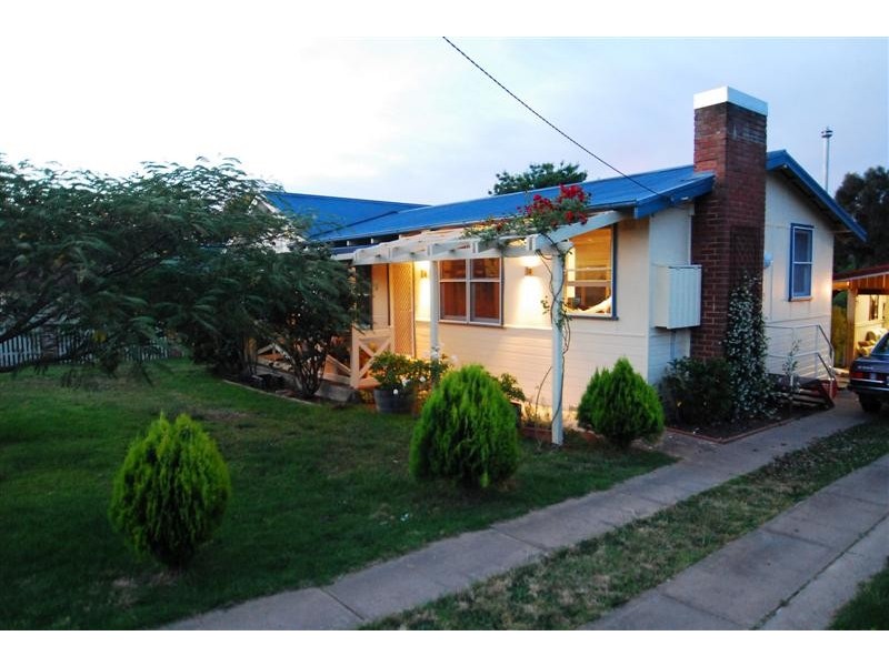 74 Lynch Street, Adelong NSW 2729