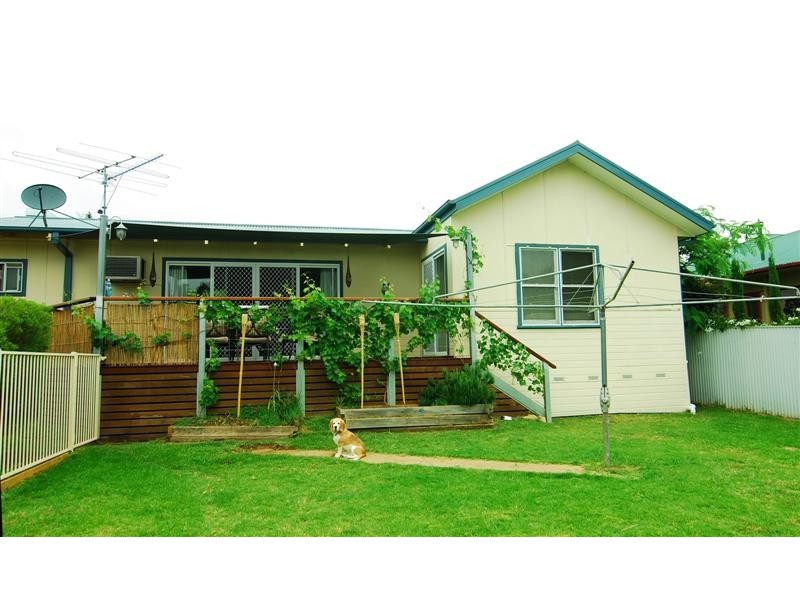 74 Lynch Street, Adelong NSW 2729