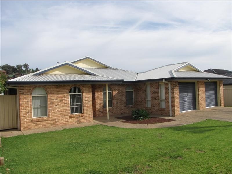 85 Sydney Street, Tumut NSW 2720