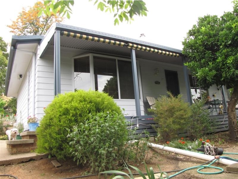 68 Camp Street, Adelong NSW 2729