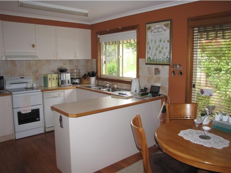 68 Camp Street, Adelong NSW 2729